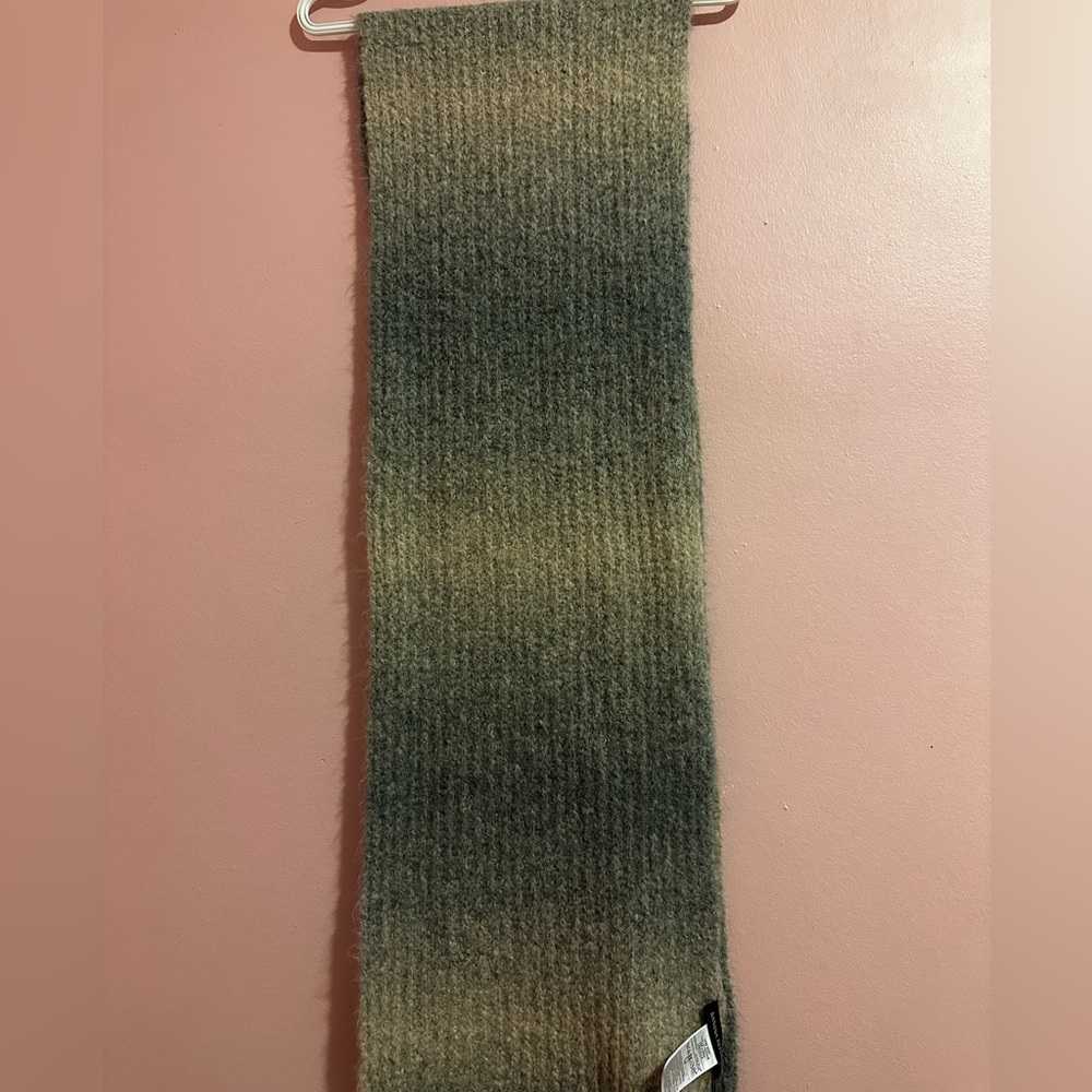 Alpaca scarf new with tags